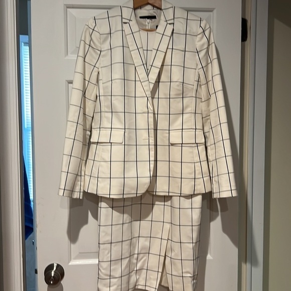 Banana Republic Dress Suit - Picture 2 of 12